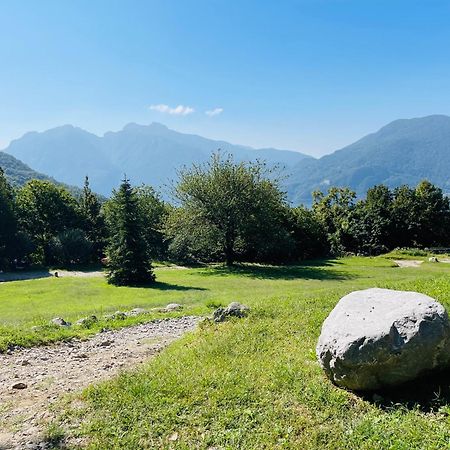Agriturismo La Selvaggia مانديلو ديل لاريو المظهر الخارجي الصورة