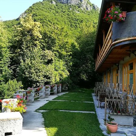 Agriturismo La Selvaggia مانديلو ديل لاريو المظهر الخارجي الصورة