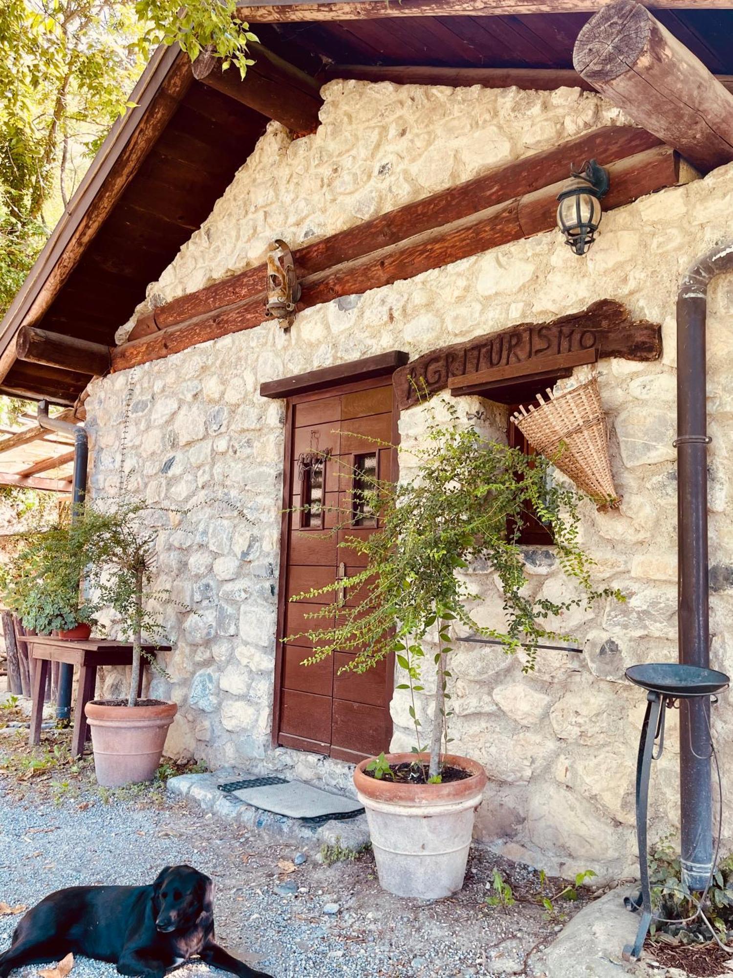 Agriturismo La Selvaggia مانديلو ديل لاريو المظهر الخارجي الصورة