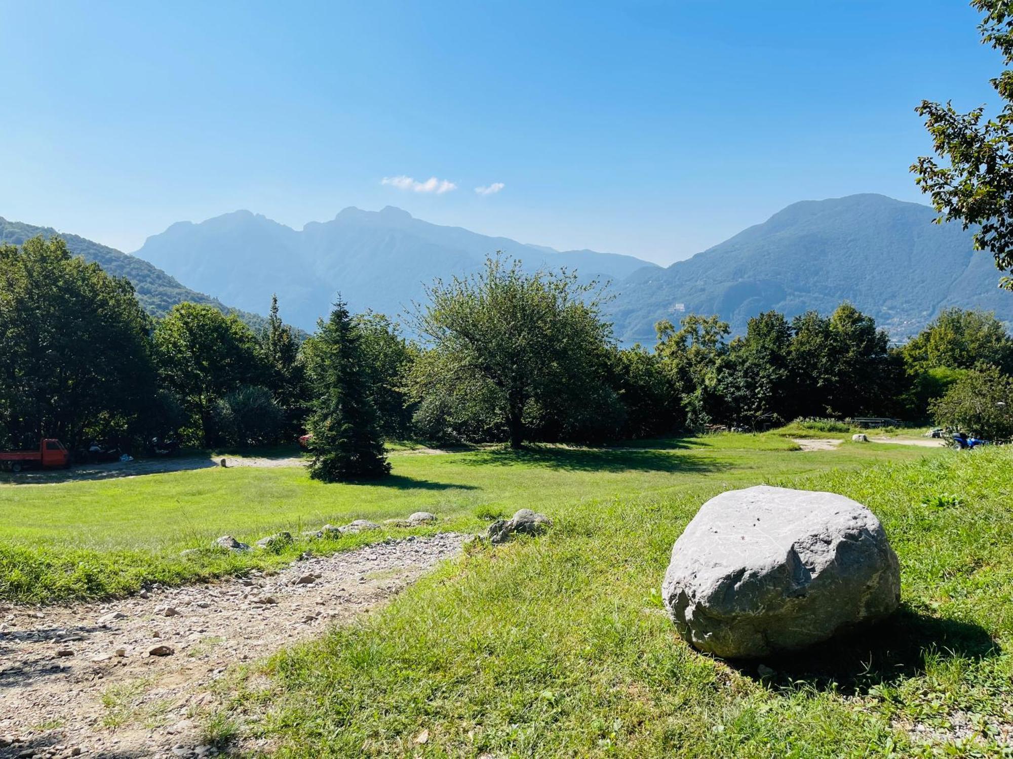 Agriturismo La Selvaggia مانديلو ديل لاريو المظهر الخارجي الصورة